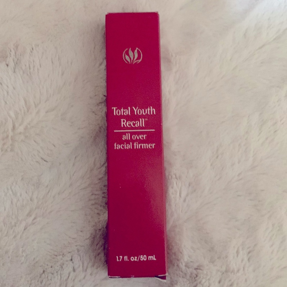 Total youth recall all over facial firmer